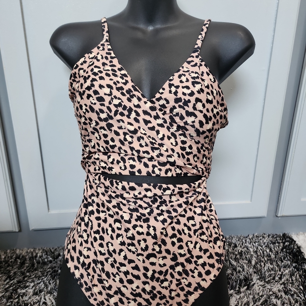 American Eagle Outfitters Leopard Print One Piece Swimsuit